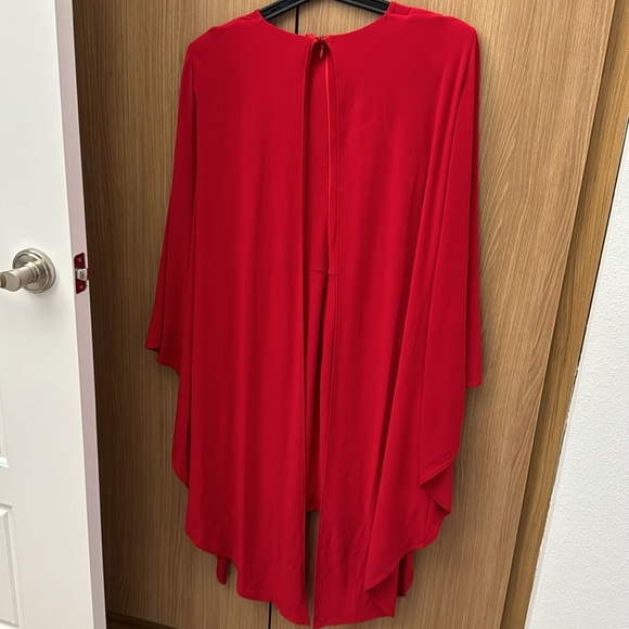 Beautiful flowy red dress - Picture 5 of 5